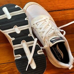 Men's size 9.5 Skechers